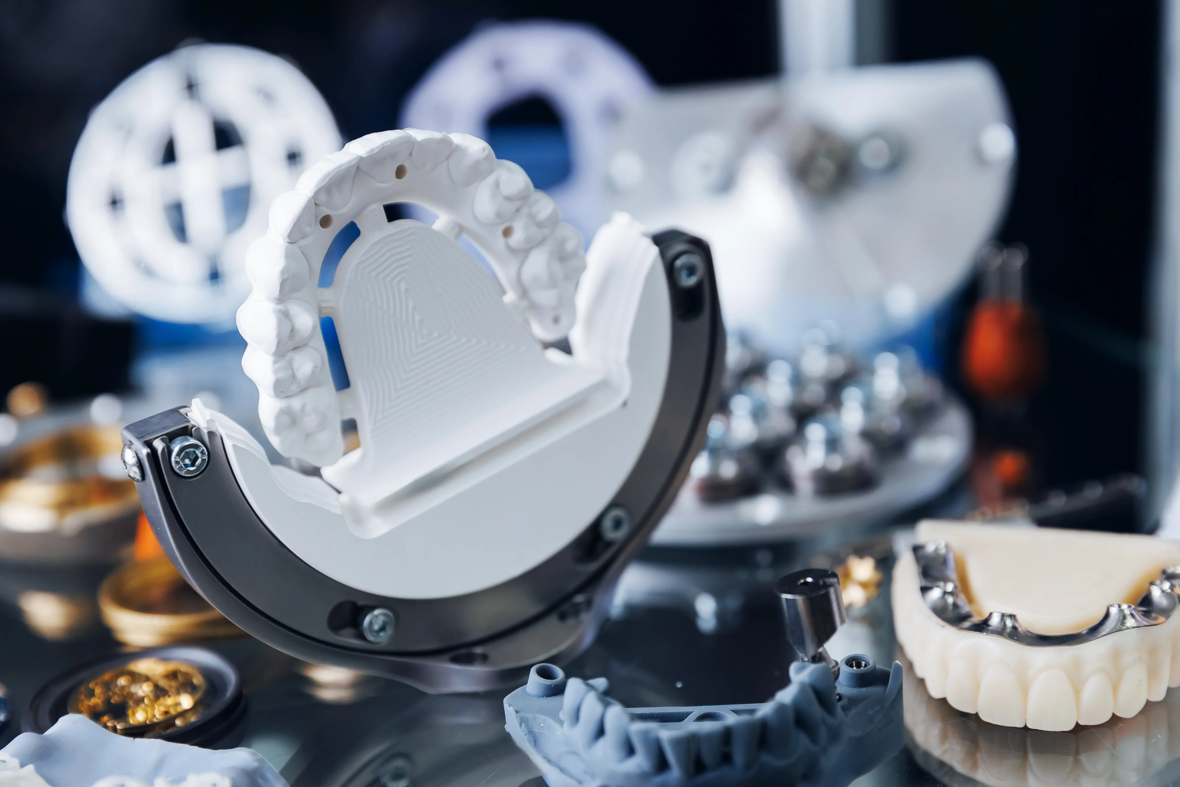 Advanced CAD/CAM dental milling equipment
